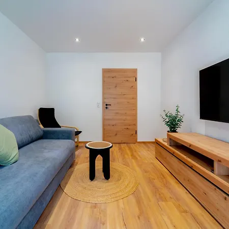 Oetztaler Lausbubenhaus Max & Moritz Ötztal-Bahnhof