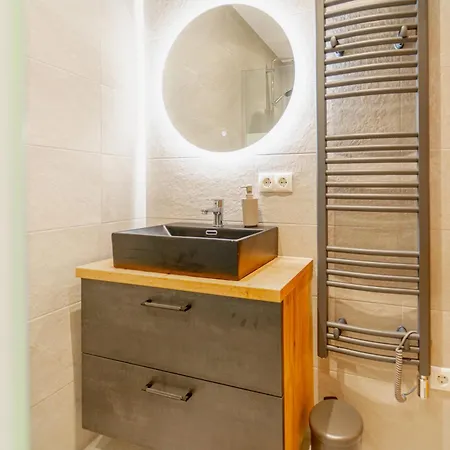 Oetztaler Lausbubenhaus Max&moritz Ötztal-Bahnhof