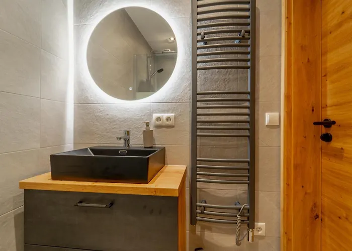 Oetztaler Lausbubenhaus Max & Moritz Ötztal-Bahnhof