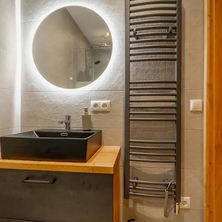 Oetztaler Lausbubenhaus Max & Moritz Ötztal-Bahnhof